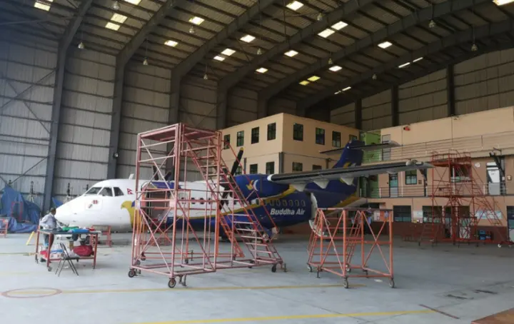 ATR42-300 im Hangar
